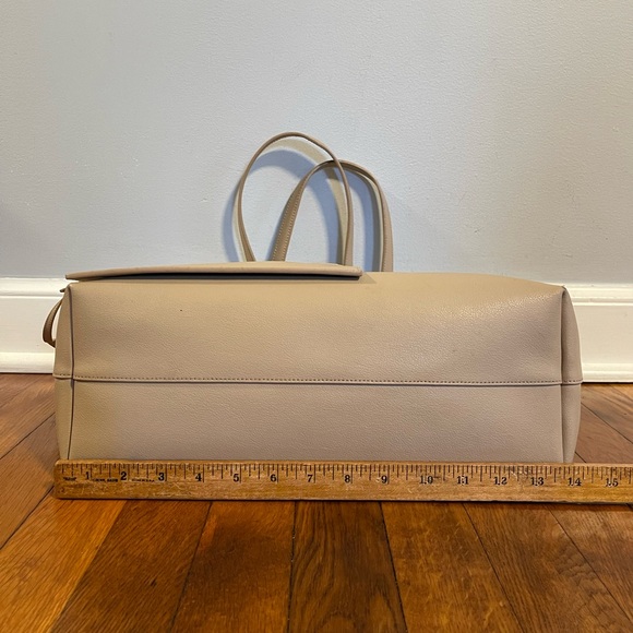 Beautiful Yves Saint Laurent BigBig Leather Tote - Picture 3 of 10